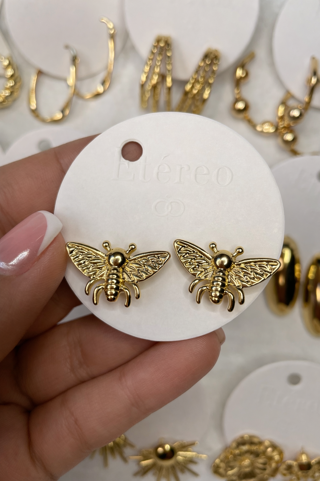 Aretes Bee