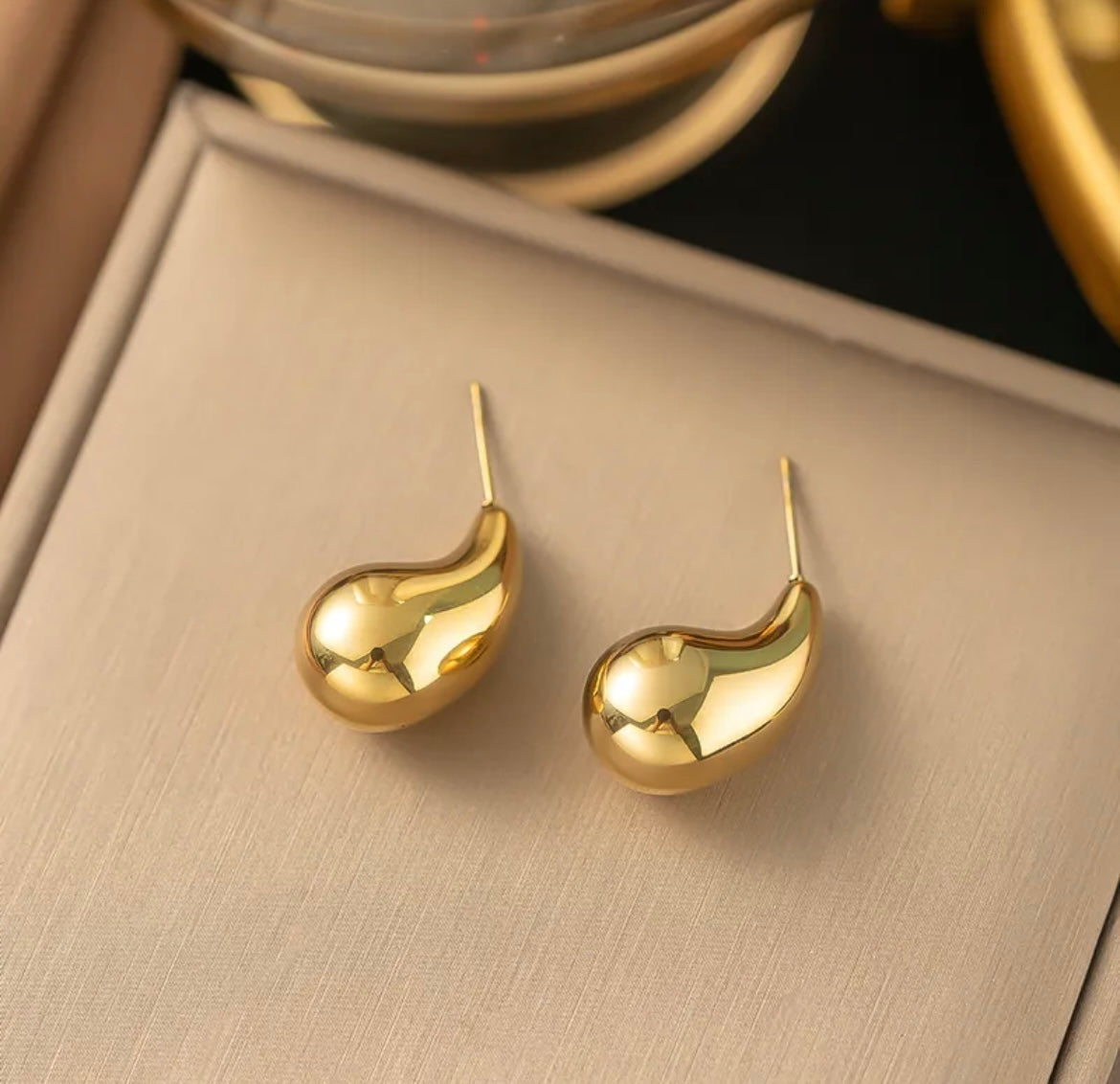 Aretes Maxi Gota Lisos Dorados